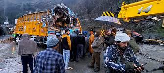 Driver killed, 2 injured as boulder hits truck, tanker in Ramban - Sach News Network Jammu Kashmir Ladakh | Daily Sach